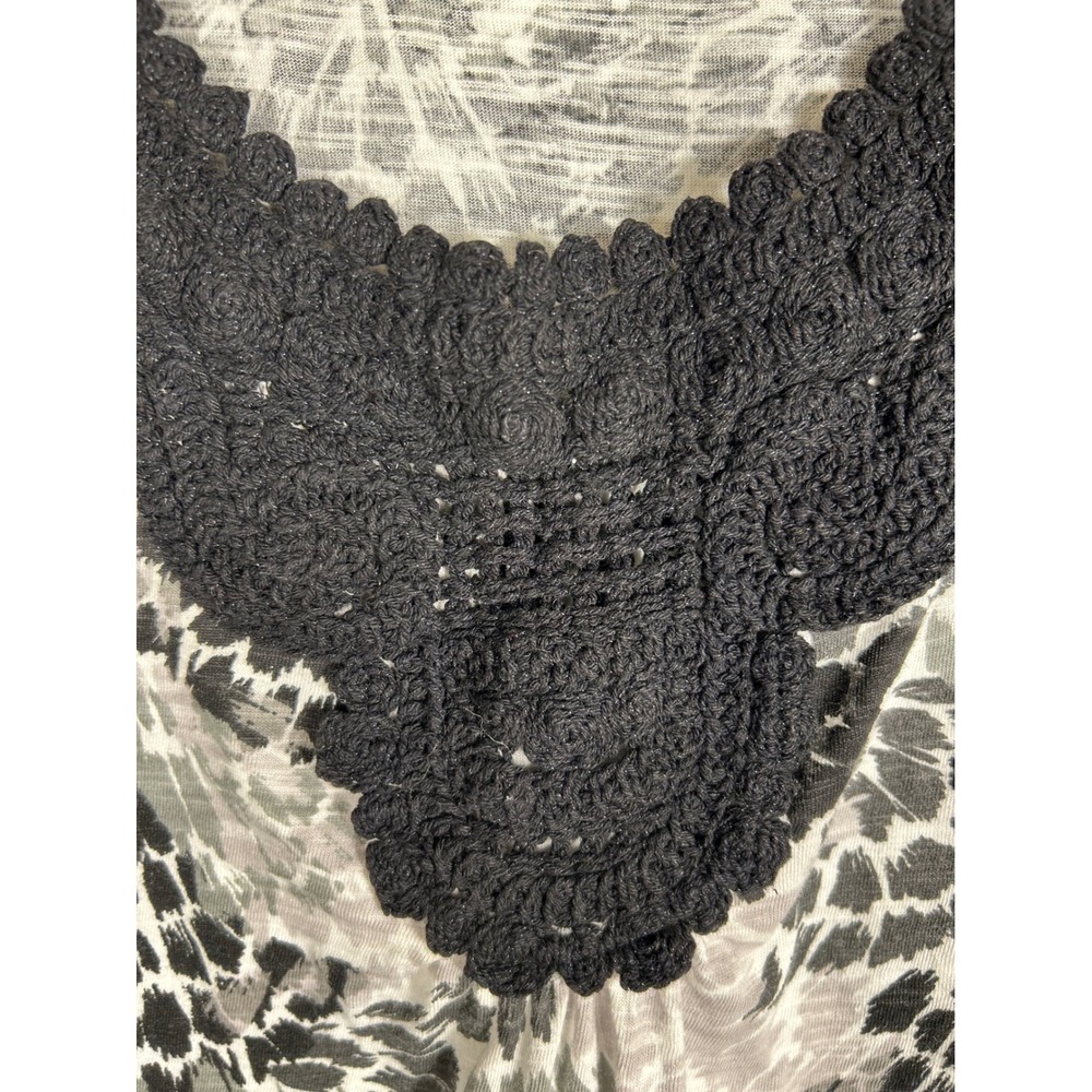 St Johns Bay Womens Large Black Gray Abstract Print Crochet V-Neck Cotton Top - Picture 6 of 7